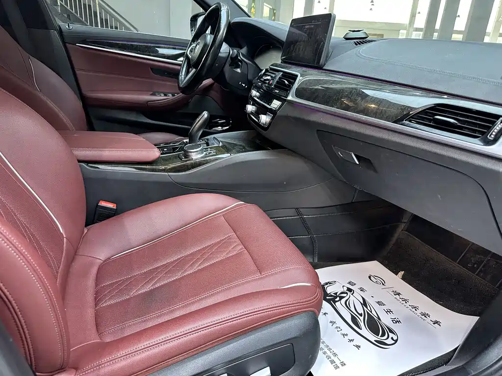 BMW 5 Series 2022 — фото 12