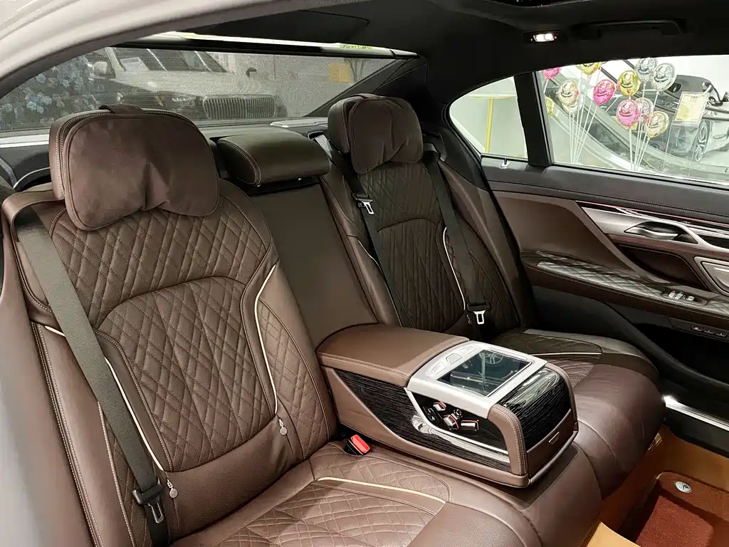 BMW 7 Series 2021 — фото 16