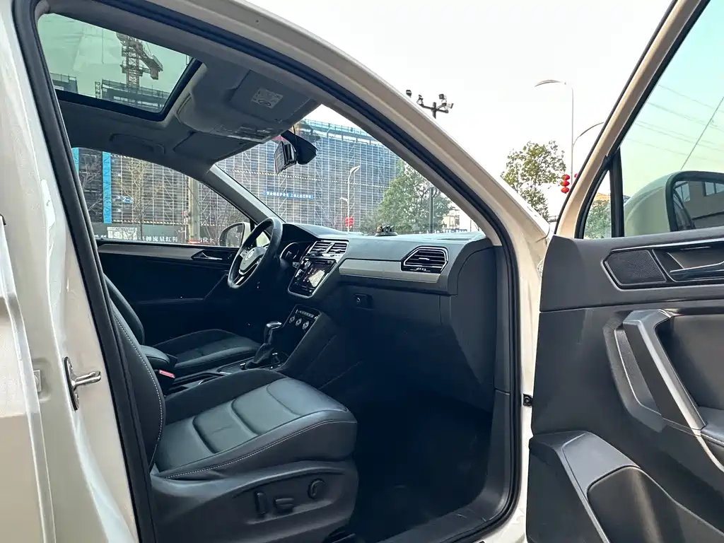 Volkswagen Tiguan L 2019 — фото 10