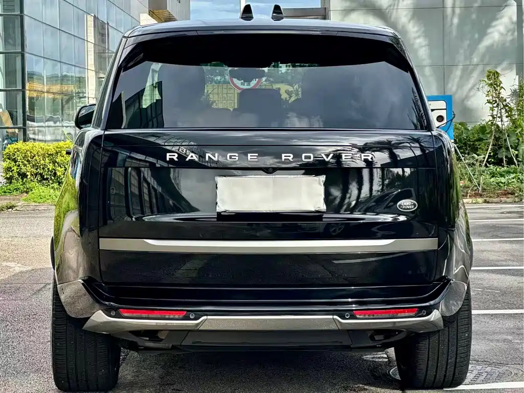 Land Rover Range Rover 2023 — фото 13