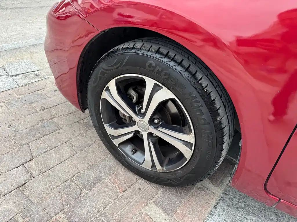Nissan Tiida 2018 — фото 16
