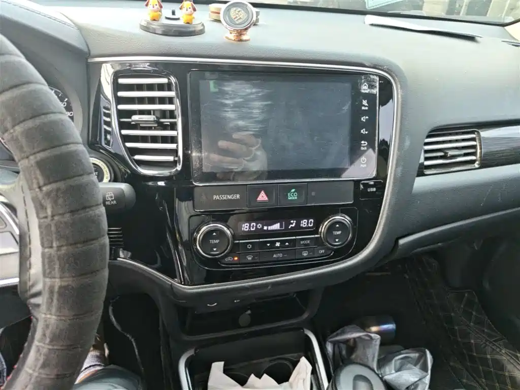 Mitsubishi Outlander 2019 — фото 13