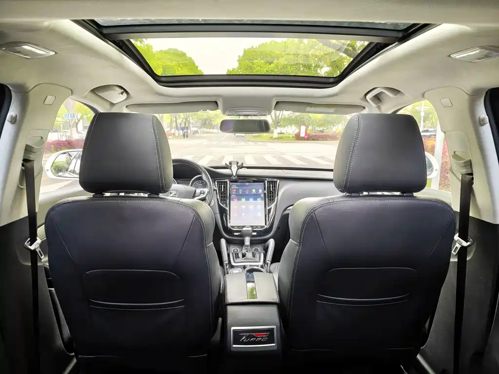 Zotye SR7 2016 — фото 18