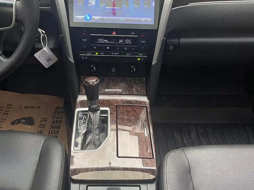 Toyota Camry 2017 — фото 13