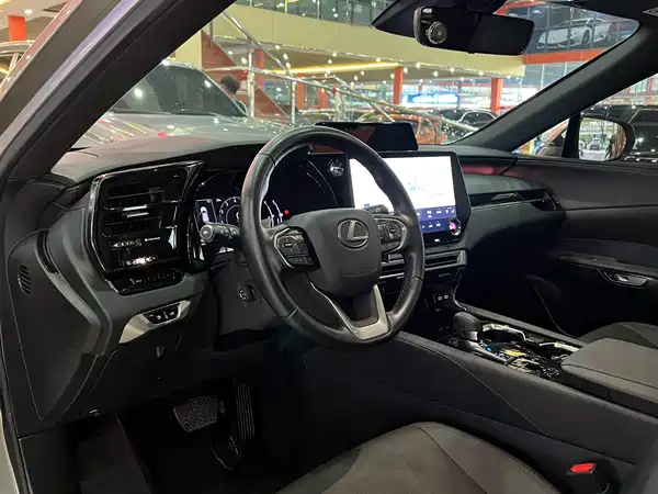 Lexus RX 2023