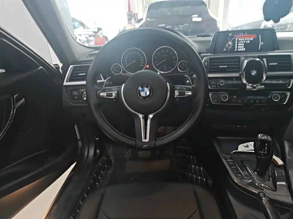 BMW 3 Series 2017 — фото 11