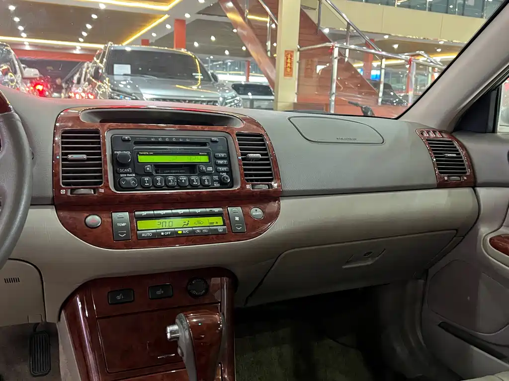 Toyota Camry 2005 — фото 13