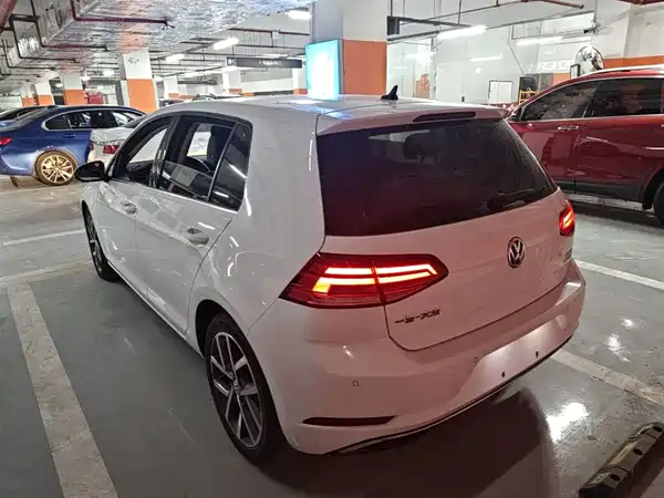 Volkswagen Golf 2020