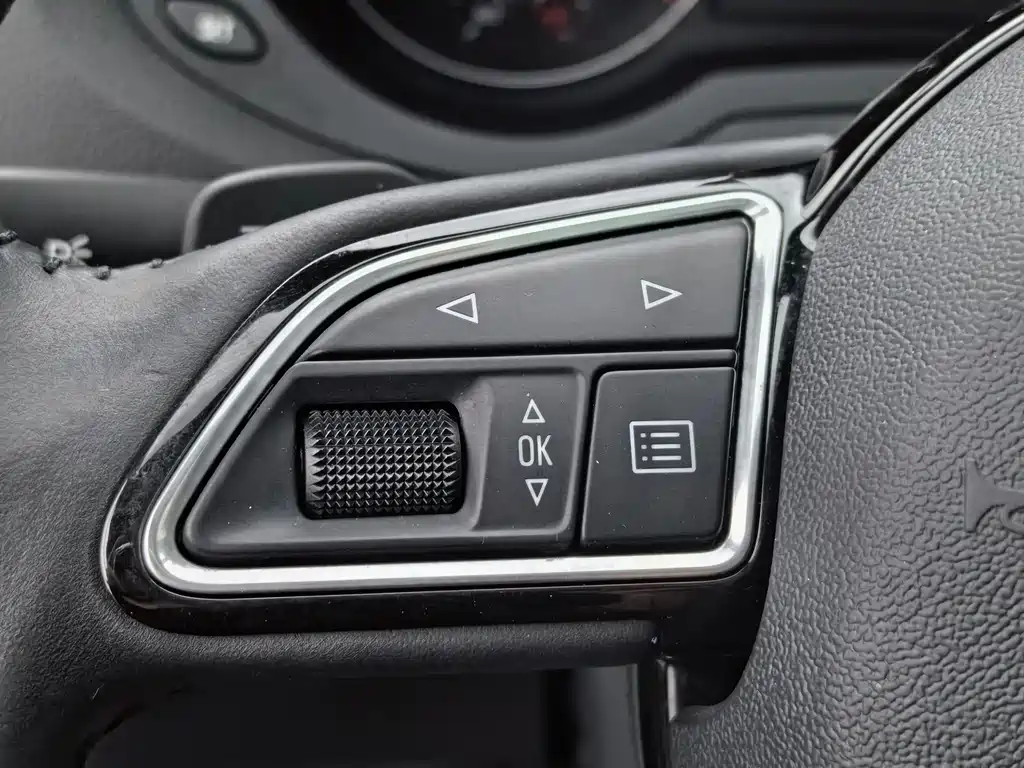 Audi Q3 2017 — фото 24