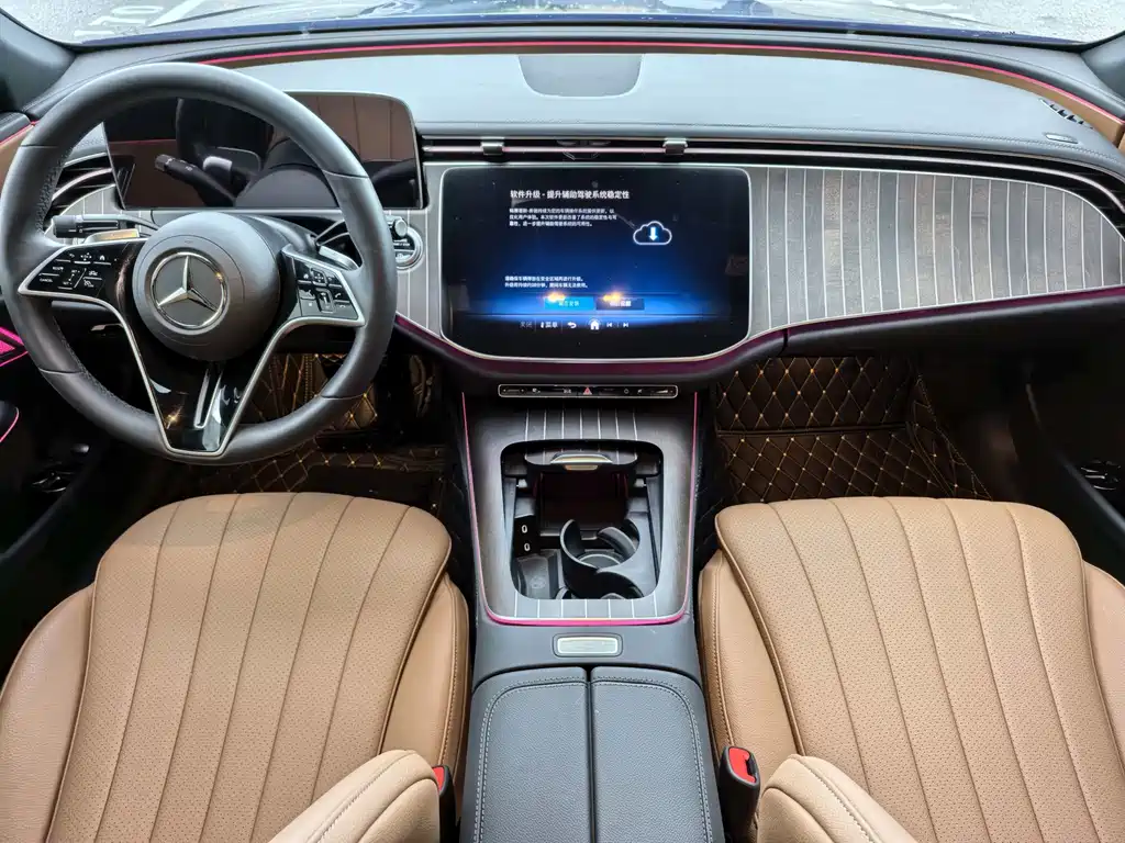 Mercedes-Benz E-Class 2024 — фото 12