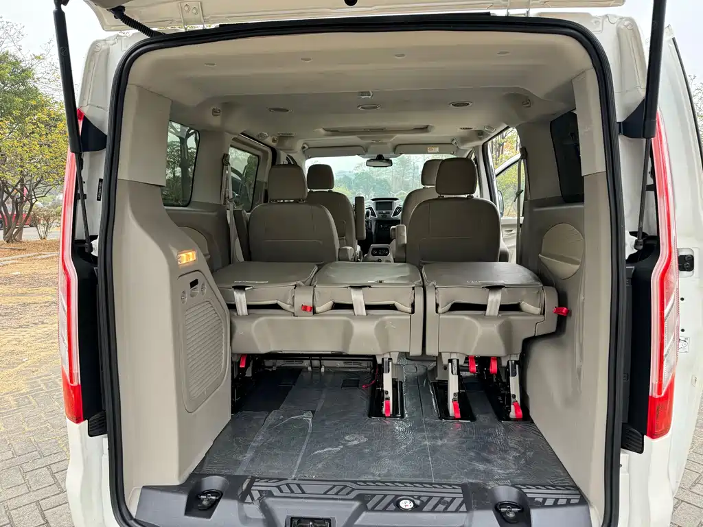Ford Tourneo 2021 — фото 17
