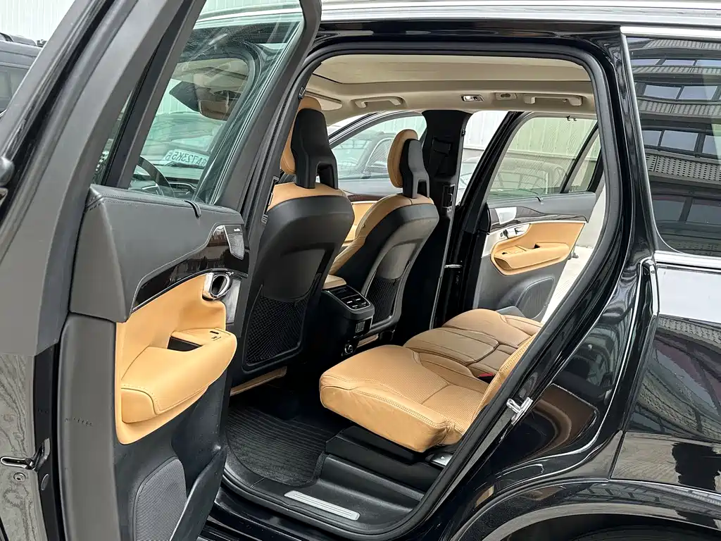 Volvo XC90 2015 — фото 10