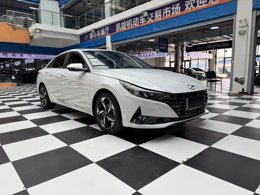 Hyundai Elantra 2021 — фото 3