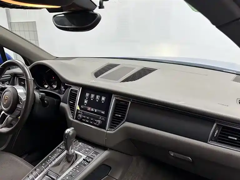 Porsche Macan 2016 — фото 14