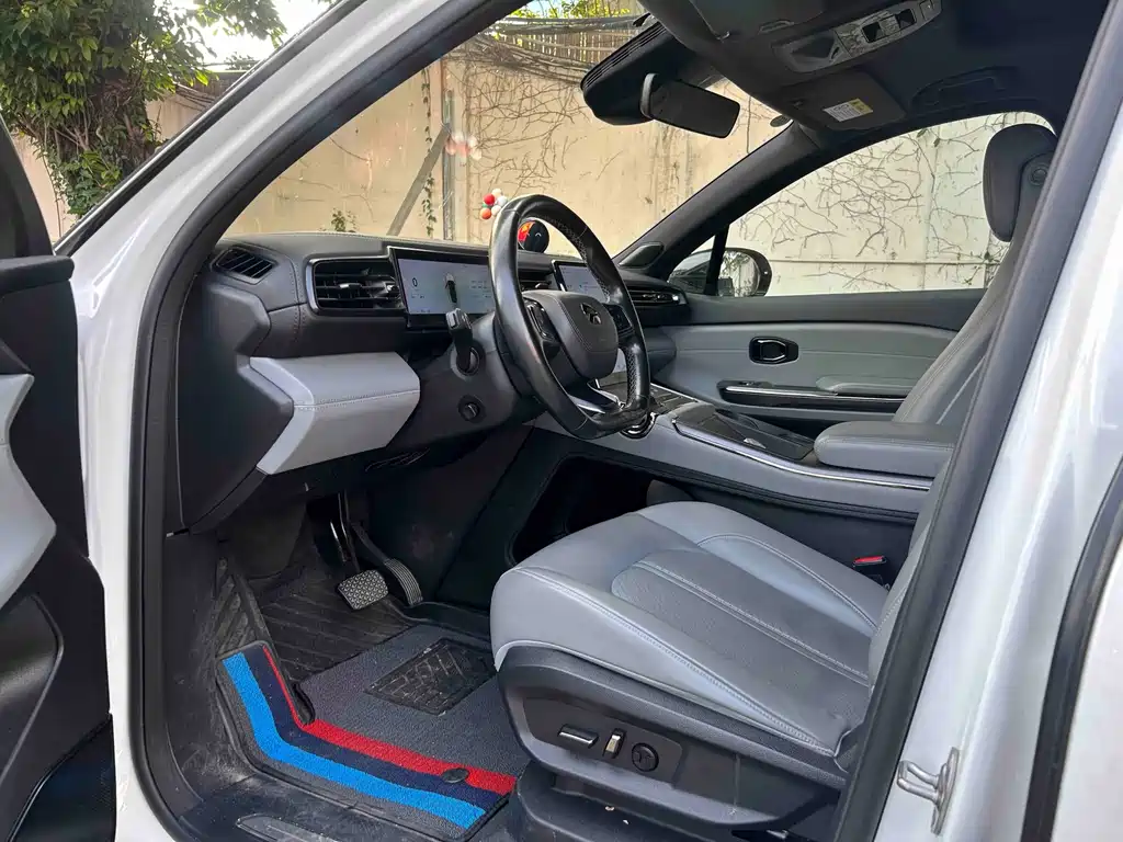 NIO ES6 2020