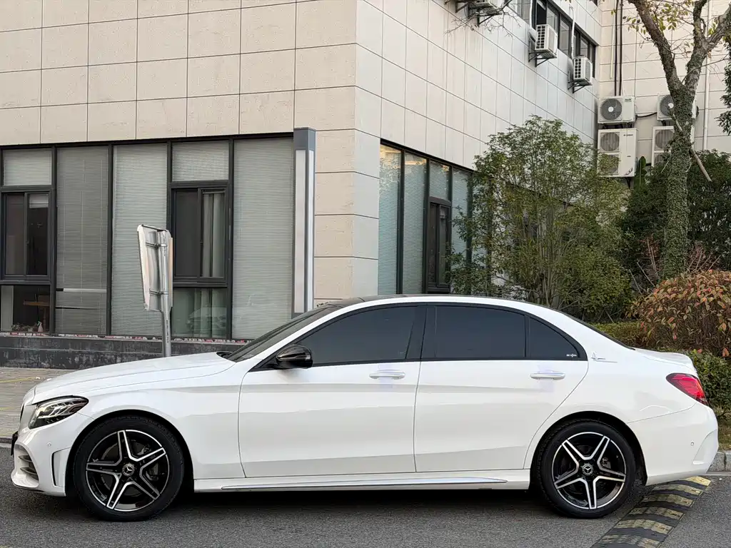 Mercedes-Benz C-Class 2020 — фото 20