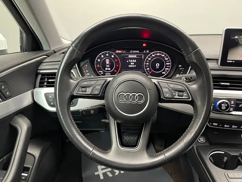Audi A4L 2019 — фото 20