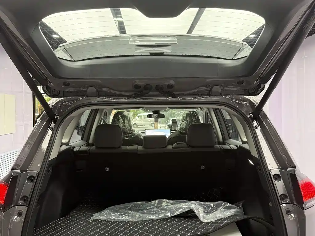 Toyota RAV4 — фото 25