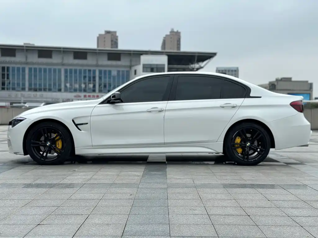 BMW 3 Series 2019 — фото 10