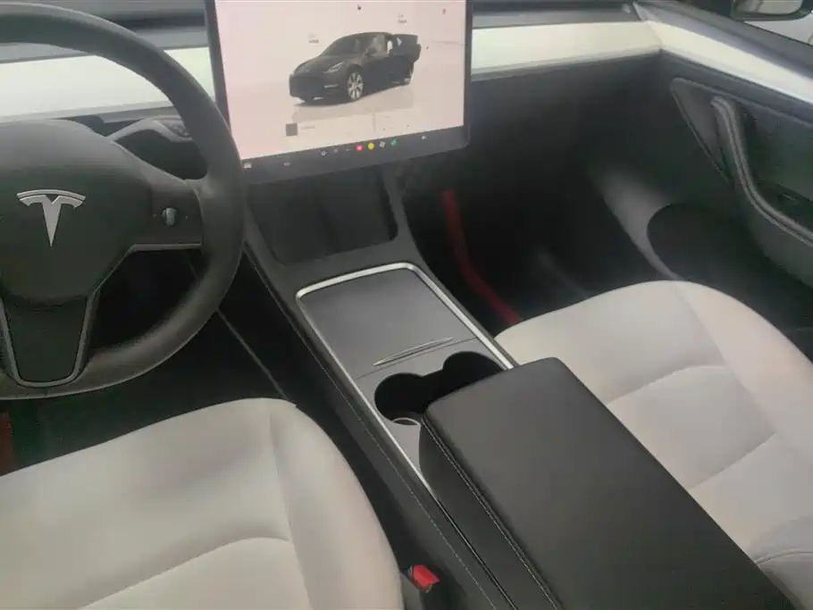 Tesla Model Y 2022 — фото 16