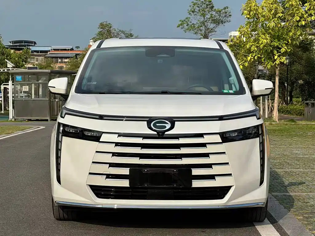 GAC Motor E8 PHEV 2025 — фото 2