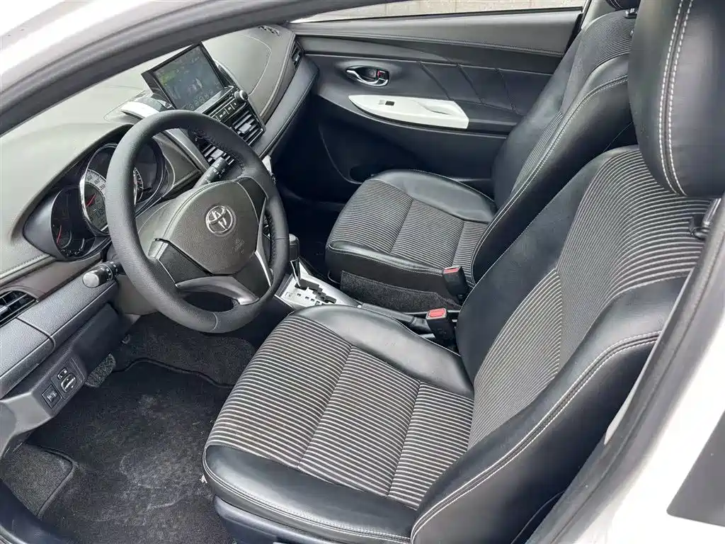 Toyota Yaris L 2016 — фото 4