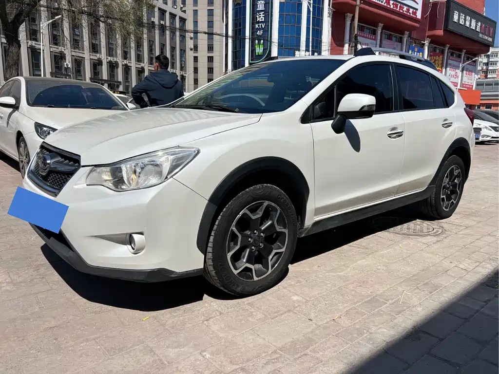 Subaru XV 2012 — фото 1