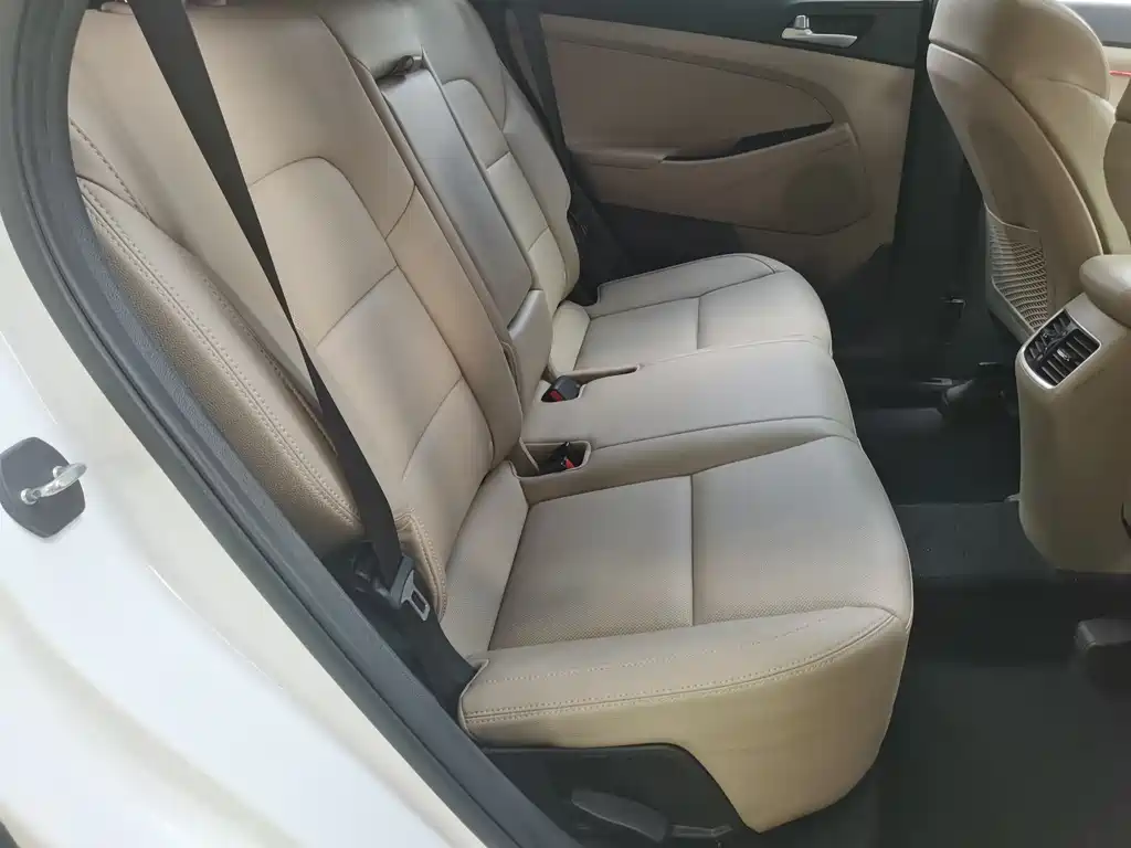 Hyundai Tucson 2016 — фото 16