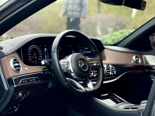 Mercedes-Benz S-Class 2021