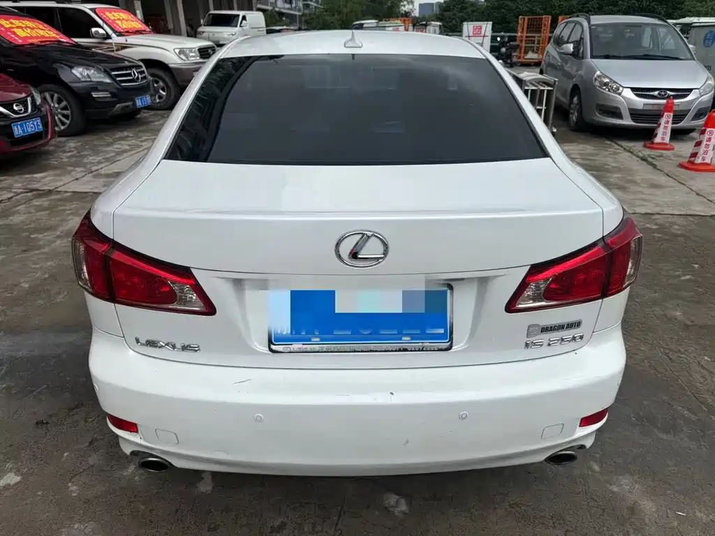 Lexus IS 2012