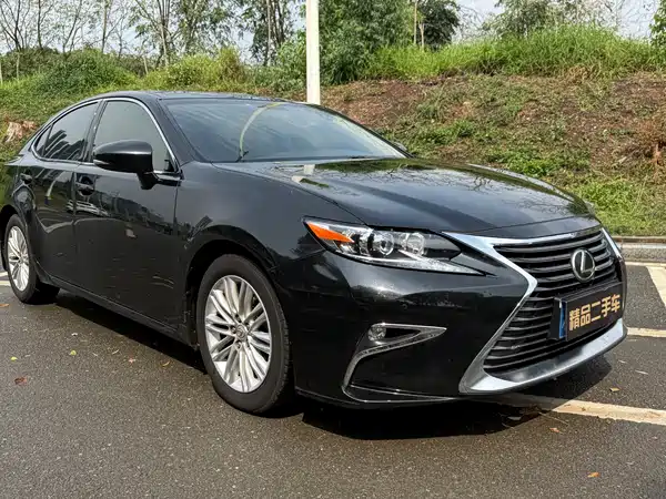 Lexus ES 2017