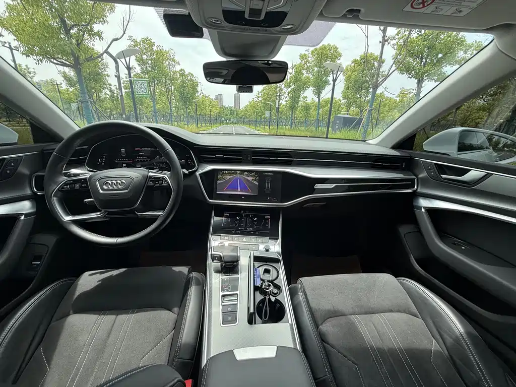 Audi A7L 2023