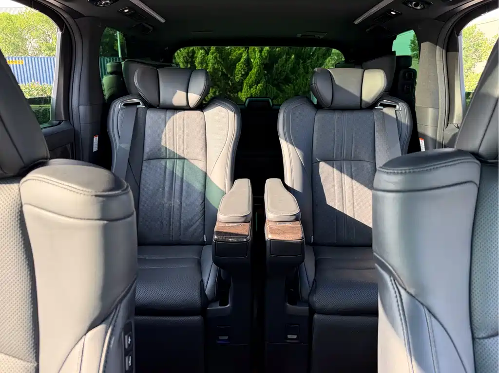 Toyota Vellfire 2021 — фото 12