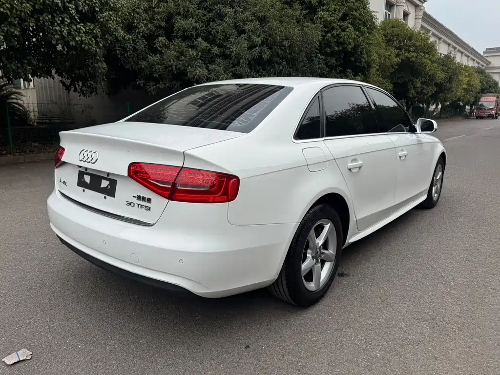 Audi A4L 2016