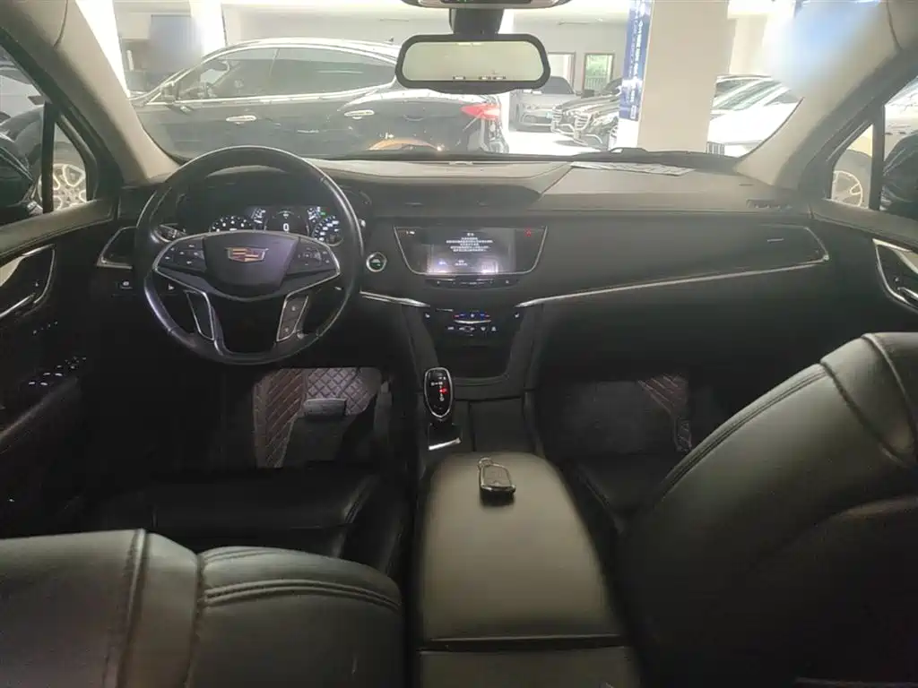 Cadillac XT5 2018 — фото 10