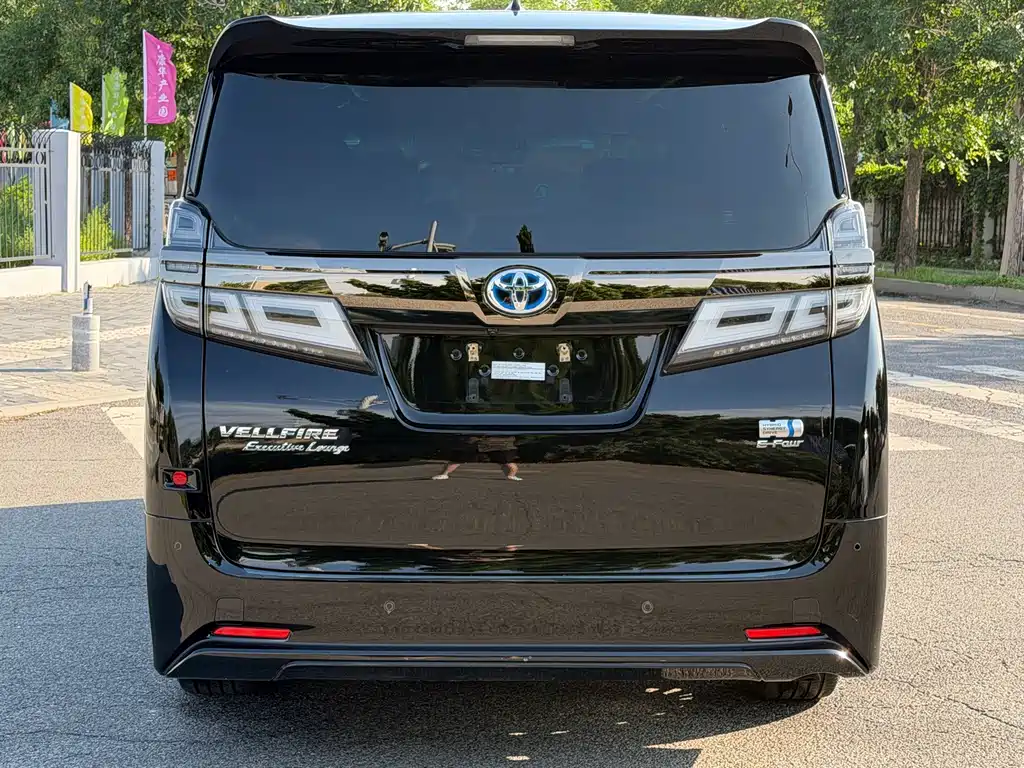 Toyota Vellfire 2021 — фото 17