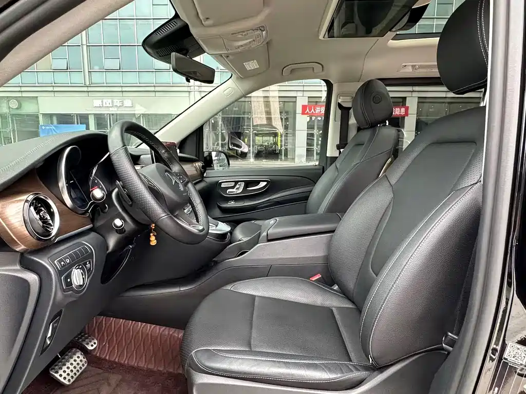 Mercedes-Benz V-Class 2021 — фото 12