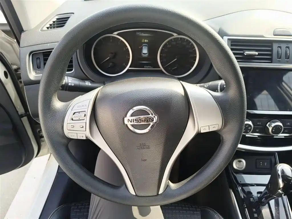 Nissan Tiida 2019 — фото 11
