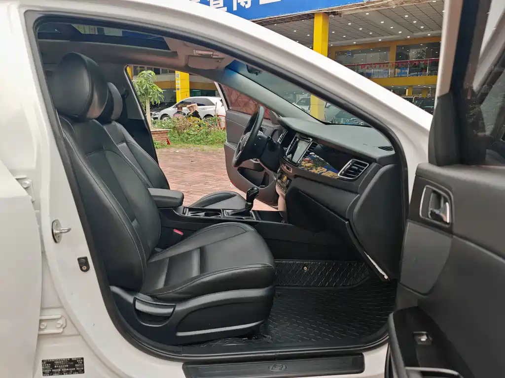Hyundai Mistra 2015 — фото 4