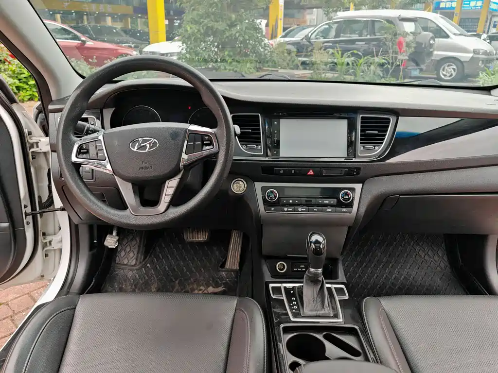 Hyundai Mistra 2015 — фото 8