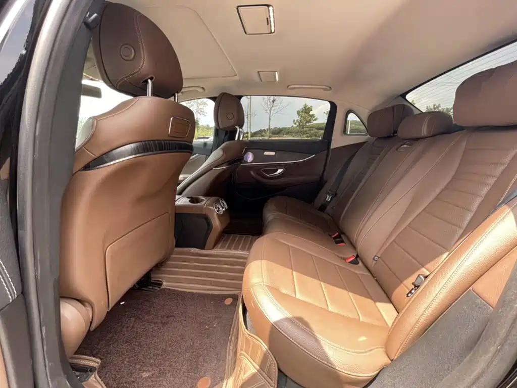 Mercedes-Benz E-Class 2018 — фото 14