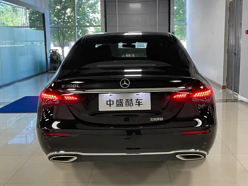 Mercedes-Benz E-Class 2023 — фото 27