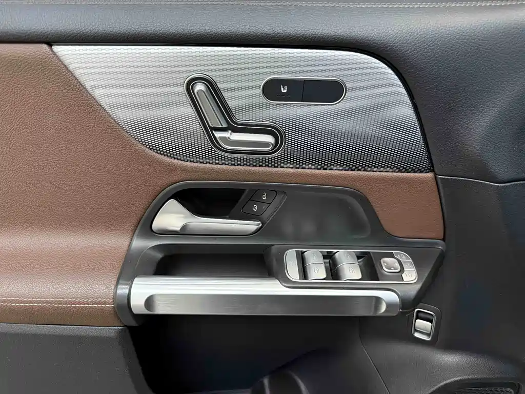 Mercedes-Benz GLB 2020 — фото 11