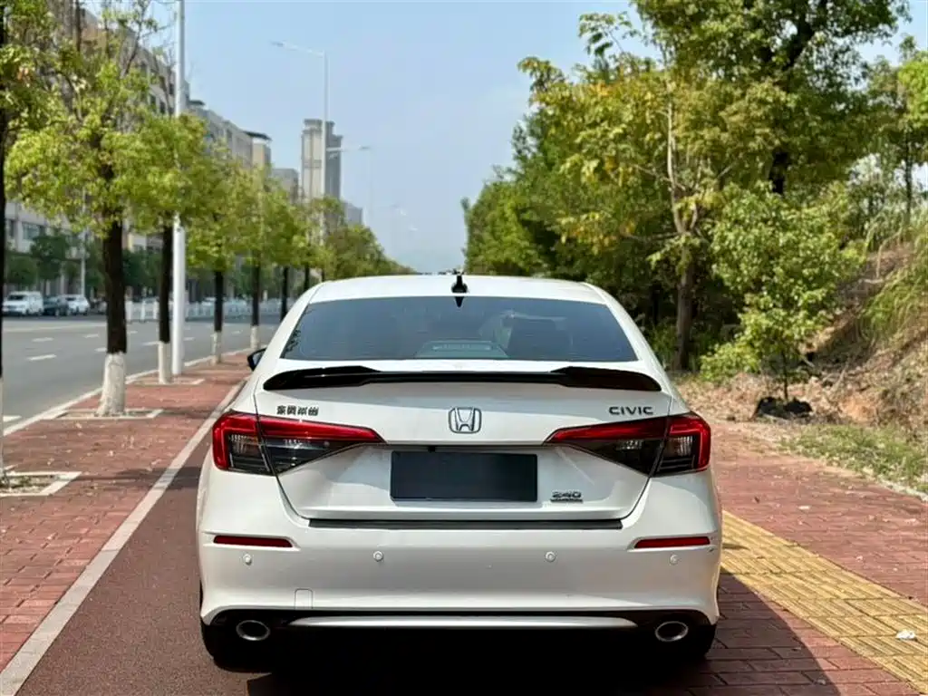 Honda Civic 2022 — фото 8