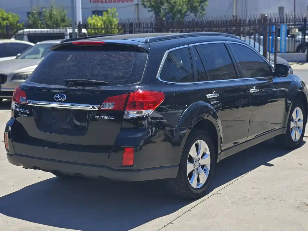 Subaru Outback 2010 — фото 10