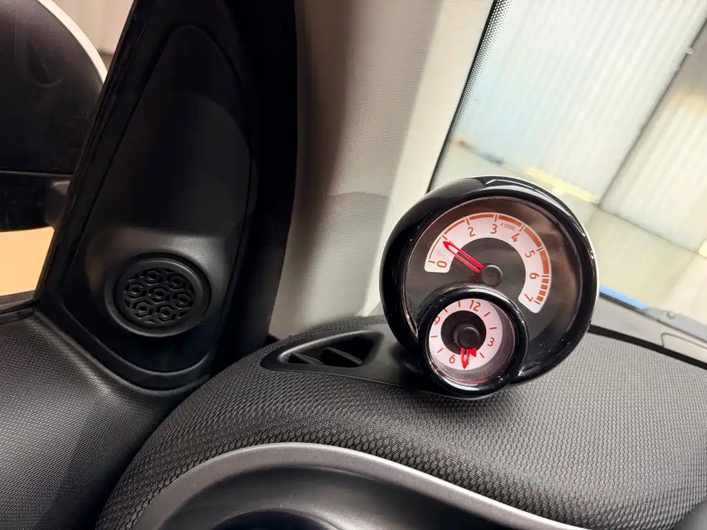 smart Fortwo 2017 — фото 13