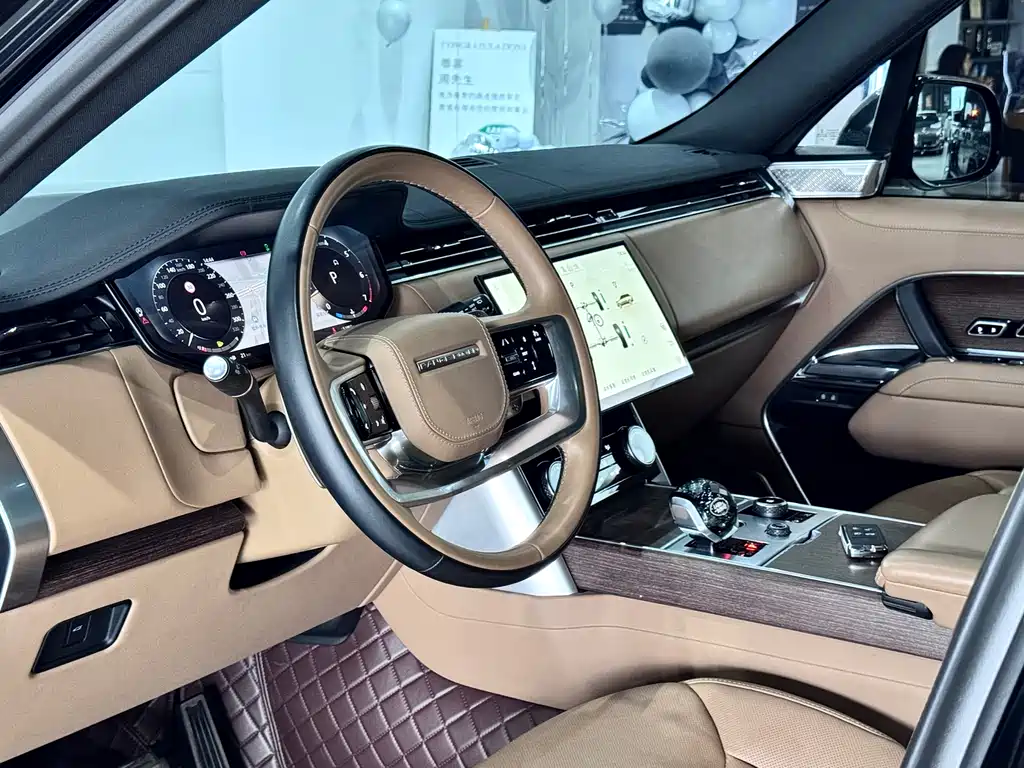 Land Rover Range Rover 2023 — фото 19