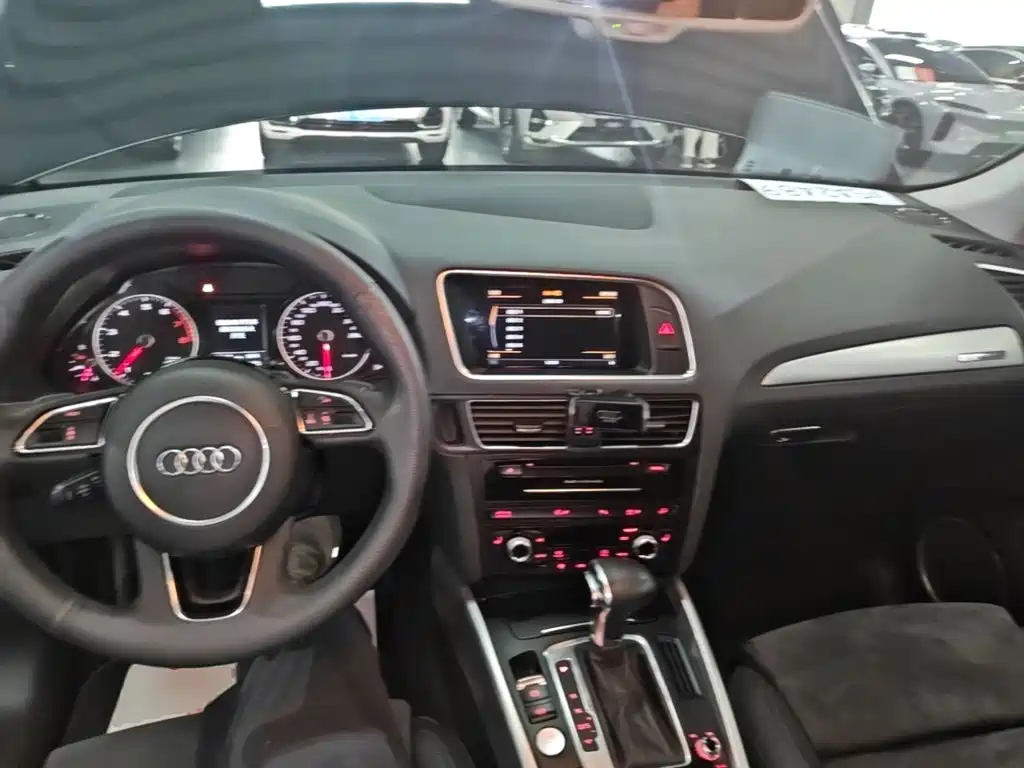 Audi Q5 2017 — фото 10