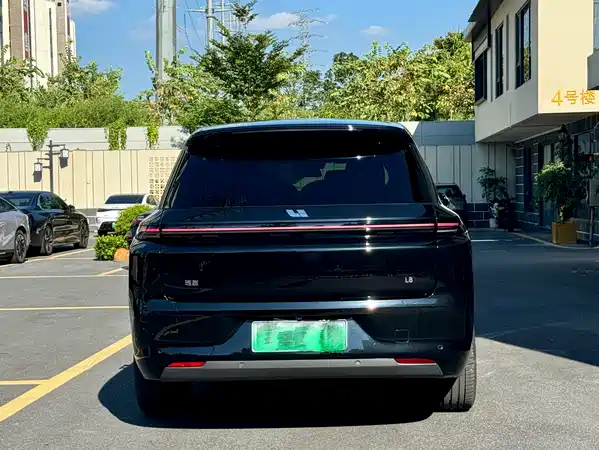 Li Auto L8 2025
