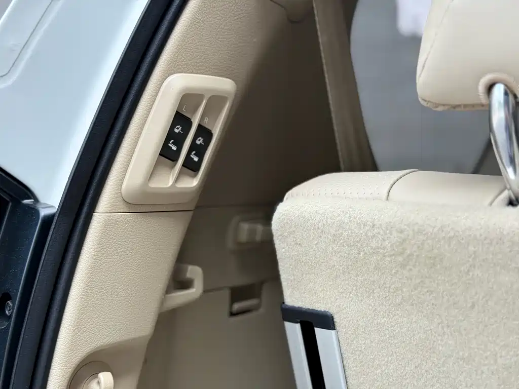 Toyota Prado 2014 — фото 16